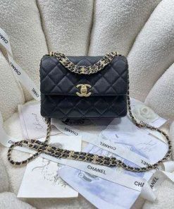 Chanel messenger bag Original