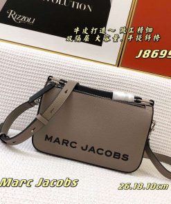 Marc Jacobs J08699