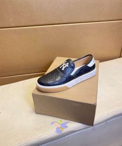 LV Casual shoes man Ts