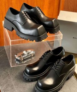 Balenciaga Men Leather shoes