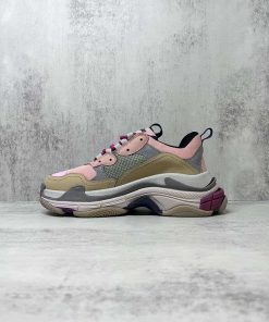 Balenciaga Female Low Top Sneakers